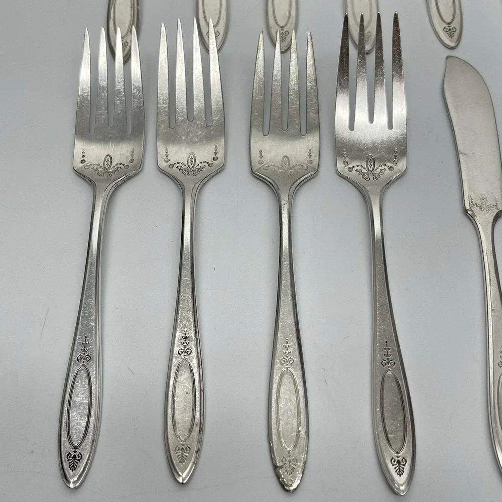 Vintage 1917 Oneida Community Plate Adam Pattern Flatware Silverware Set of 14